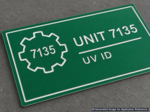 LYS-7135 UV-resistant smooth green engraving plastic with recessed white core